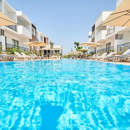 Hotel Halibas ウルツィニ エクステリア 写真