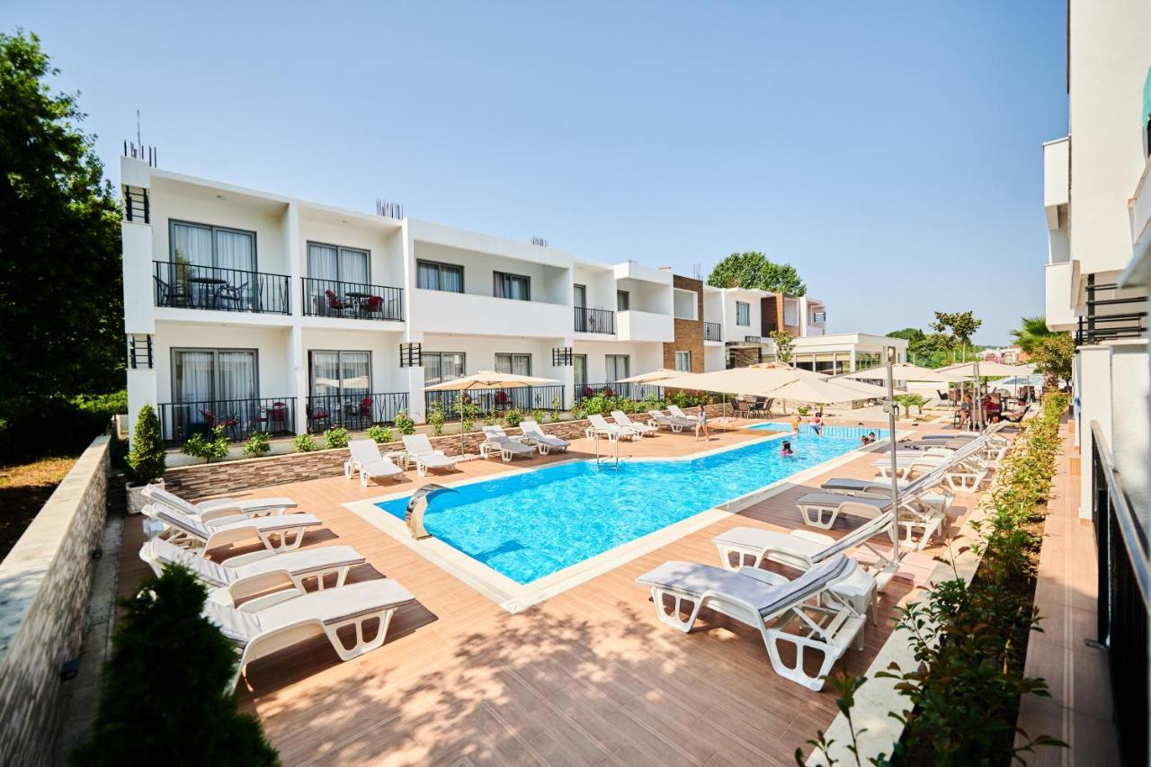 Hotel Halibas ウルツィニ エクステリア 写真
