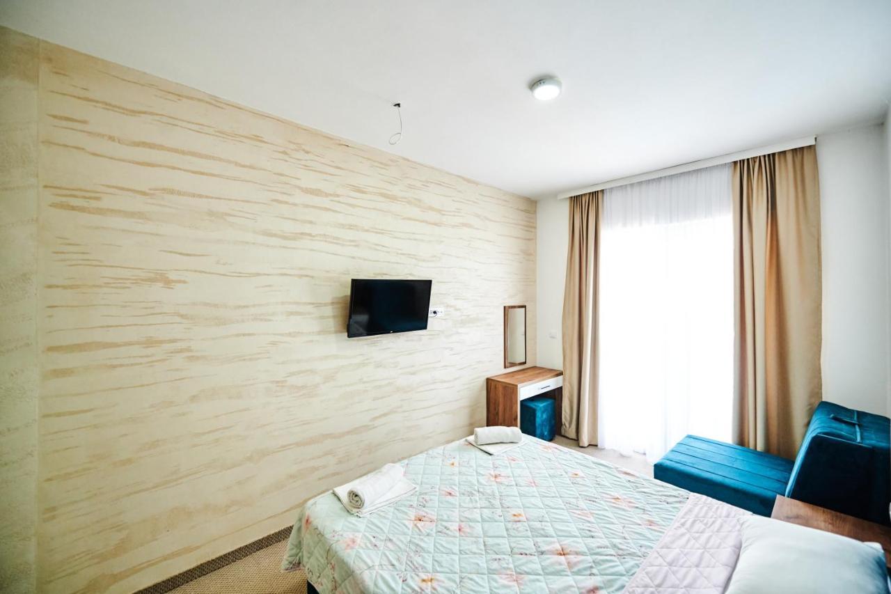 Hotel Halibas ウルツィニ エクステリア 写真