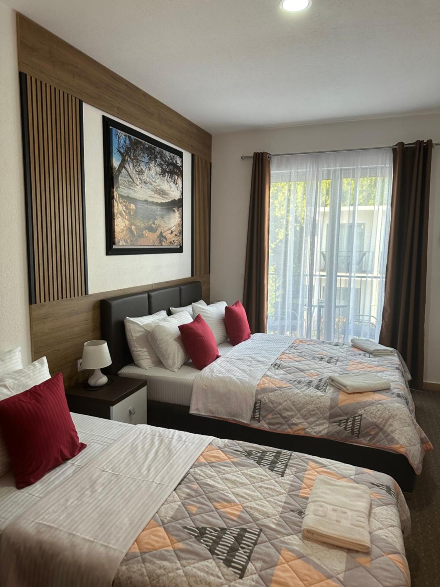 Hotel Halibas ウルツィニ エクステリア 写真