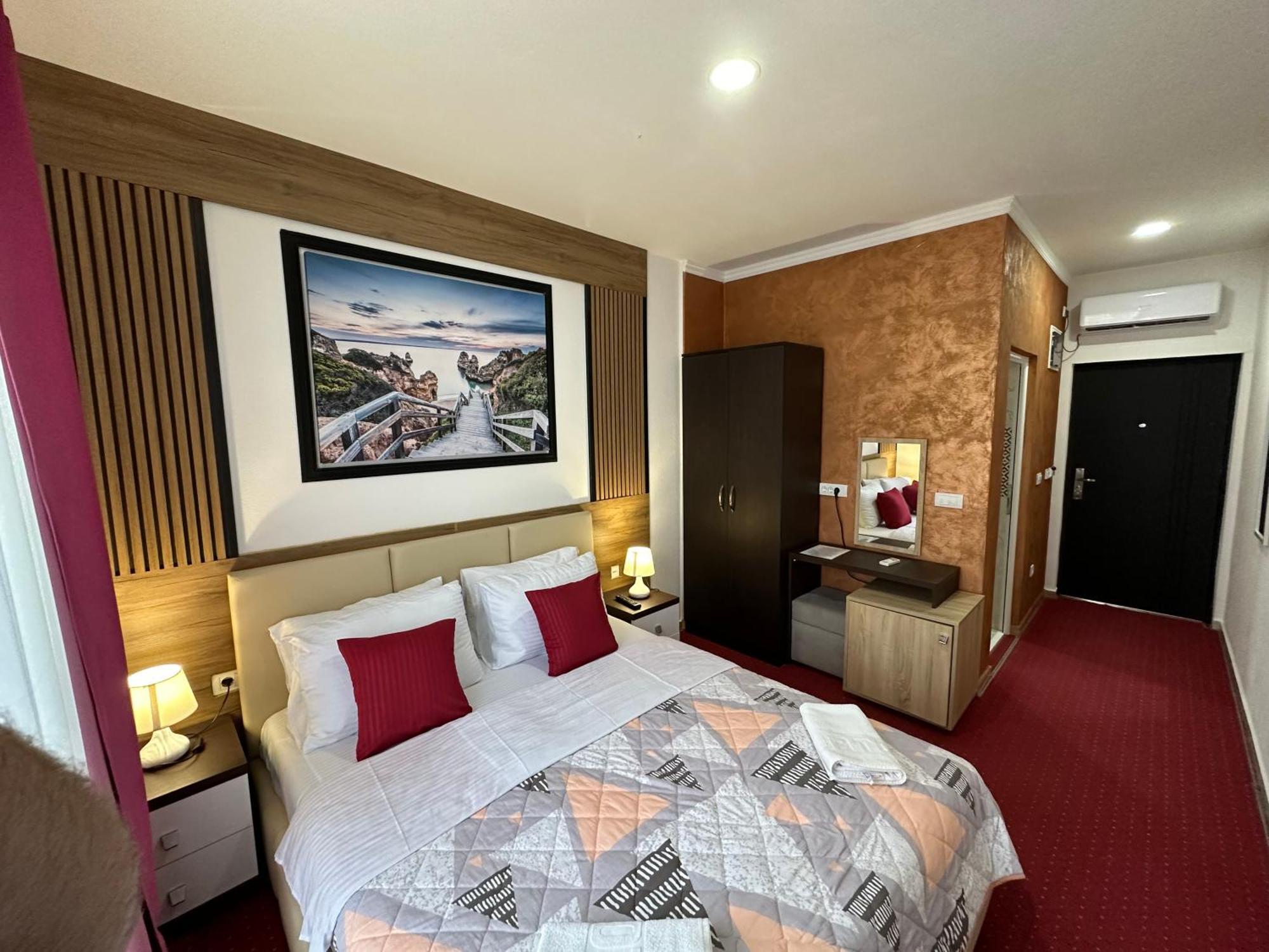 Hotel Halibas ウルツィニ エクステリア 写真